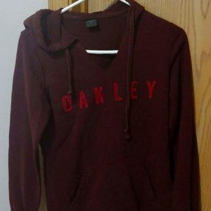 Women's Barely used Oakley Sweatshirt small (maroon)